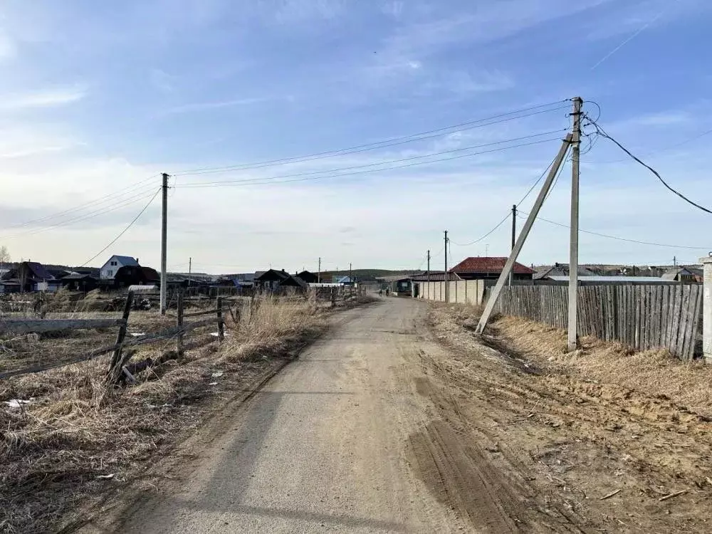 Участок в Иркутская область, Иркутский муниципальный округ, д. ... - Фото 1