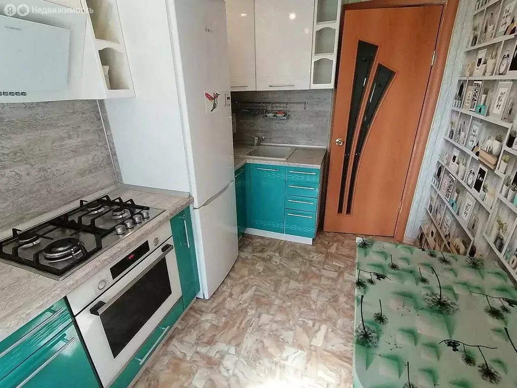 3-комнатная квартира: Ухта, Пионергорский проезд, 4 (64.1 м) - Фото 1