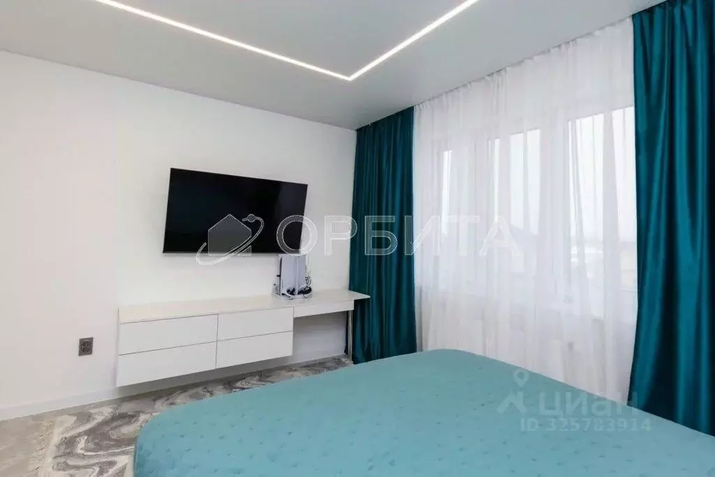 2-к кв. Тюменская область, Тюмень ул. Тальниковая, 1 (74.4 м) - Фото 1