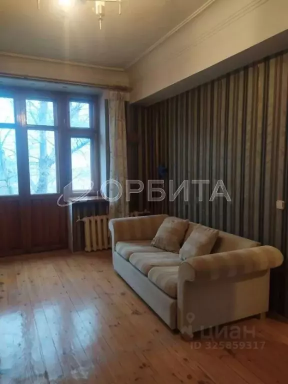 2-к кв. Тюменская область, Тюмень ул. Республики, 8 (66.8 м) - Фото 1