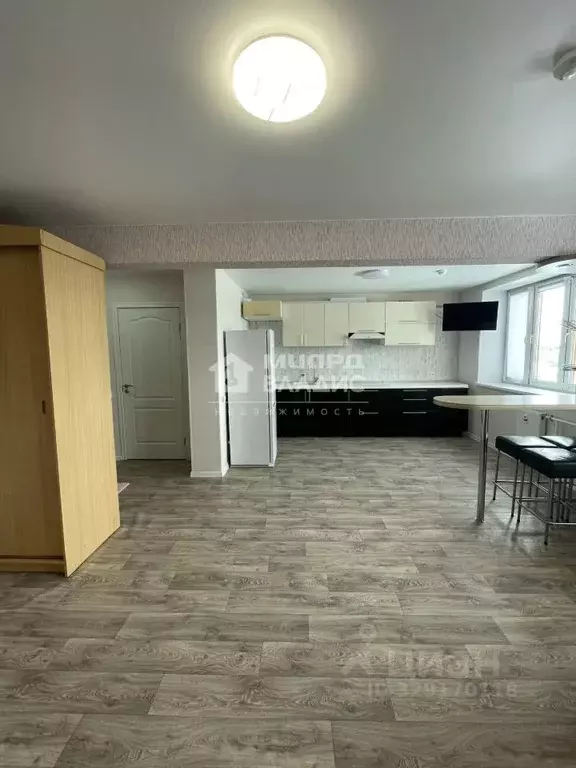 Студия Омская область, Омск ул. 1-ой Красной Звезды, 63 (34.0 м) - Фото 1
