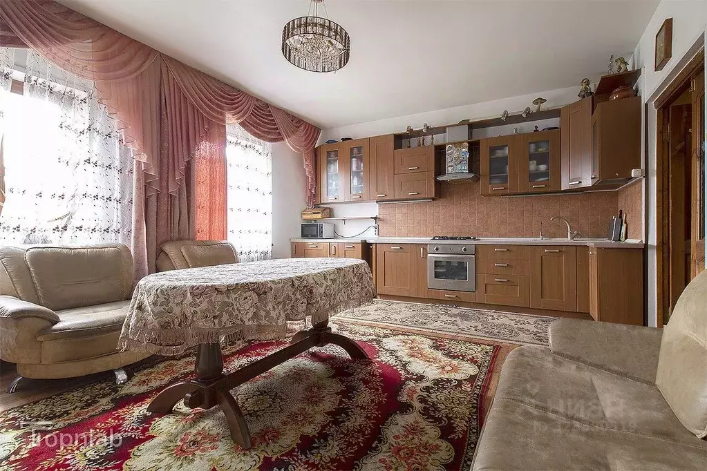 Дом в Волгоградская область, Среднеахтубинский район, Красное с/пос, ... - Фото 1