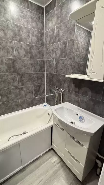 1-к. квартира, 36 м, 5/5 эт. - Фото 1