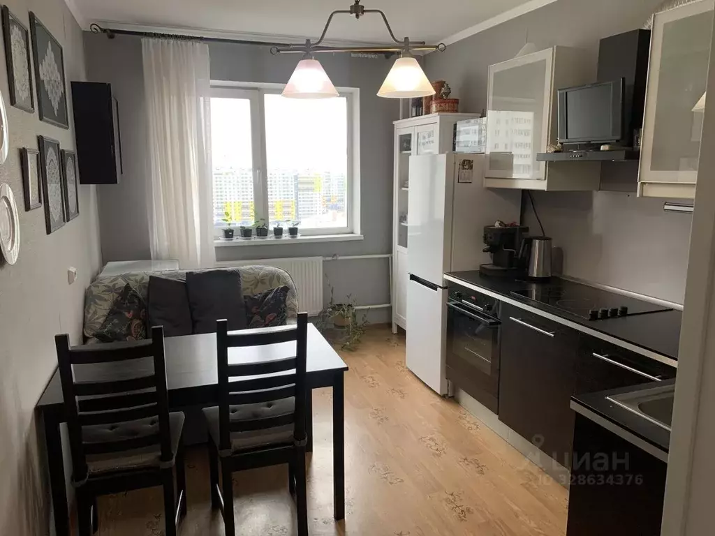 2-к кв. Санкт-Петербург пос. Шушары, ул. Окуловская, 8 (64.0 м) - Фото 1