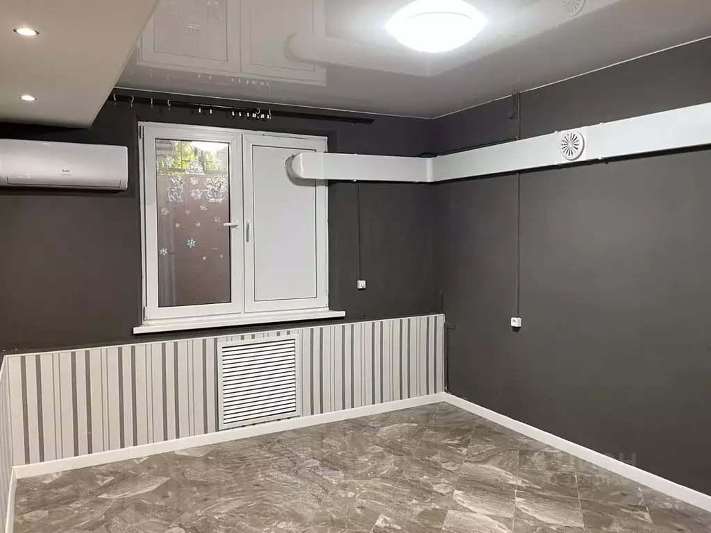 Помещение свободного назначения в Краснодарский край, Краснодар просп. ... - Фото 2