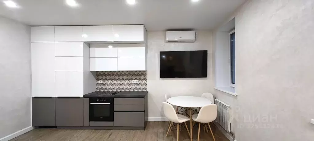 2-к кв. Омская область, Омск ул. Масленникова, 39 (65.4 м) - Фото 2