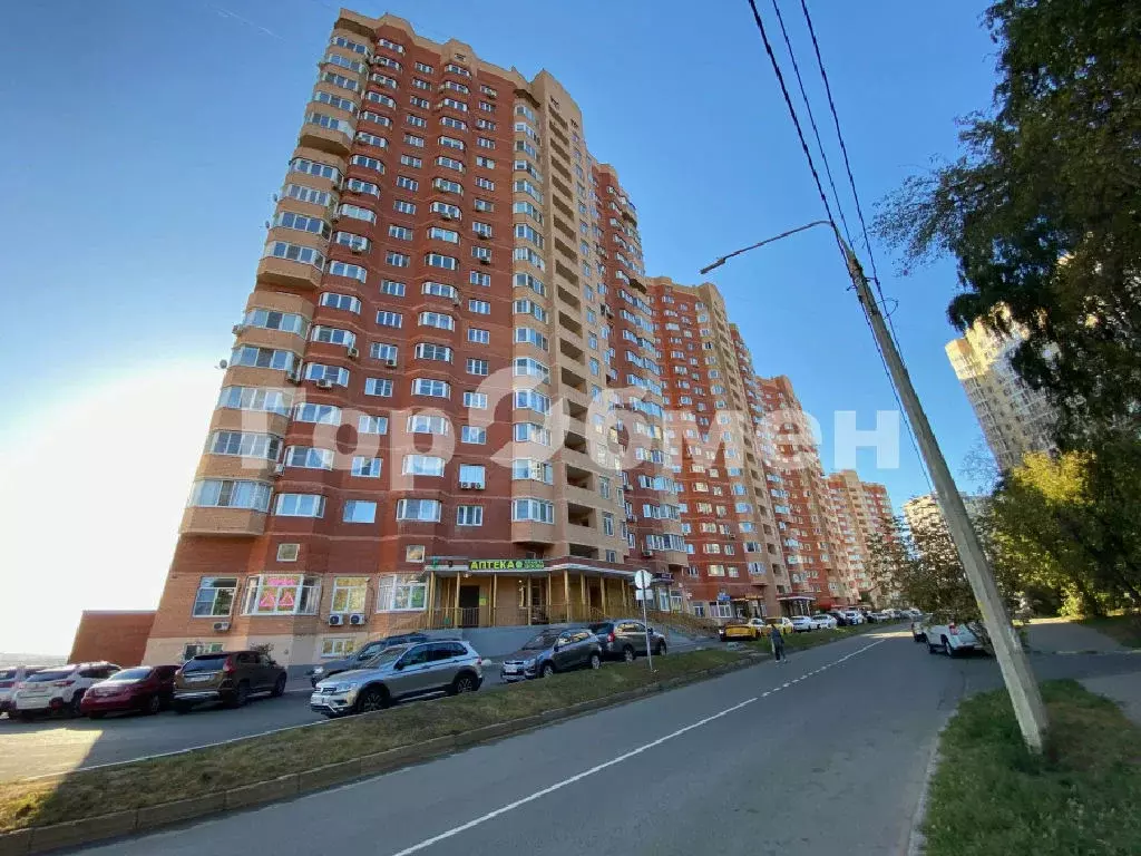 Продается 3-комнатная квартира - Фото 1