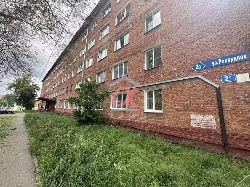 1-комнатная квартира: Кемерово, Рекордная улица, 2А (12.8 м) - Фото 0