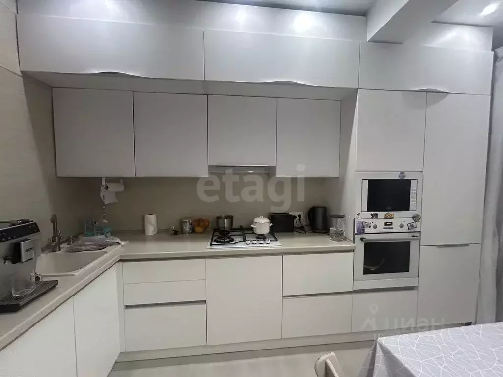 2-к кв. Ямало-Ненецкий АО, Новый Уренгой просп. Губкина, 7А (80.4 м) - Фото 1