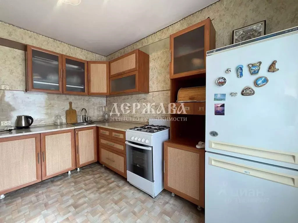 2-к кв. Белгородская область, Старый Оскол ул. Свердлова, 12 (51.3 м) - Фото 0