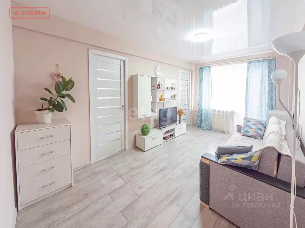 3-к кв. Карелия, Петрозаводск ул. Жуковского, 12А (49.3 м) - Фото 0