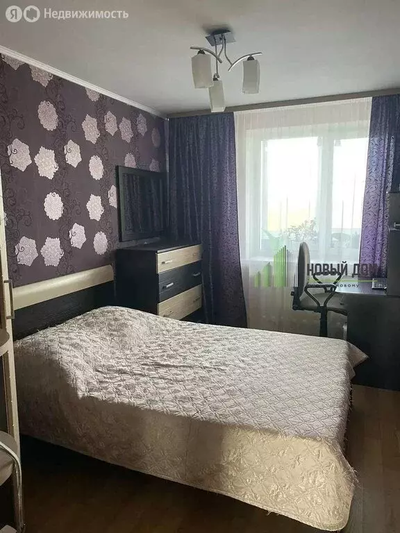 3-комнатная квартира: Великий Новгород, проспект Александра Корсунова, ... - Фото 2