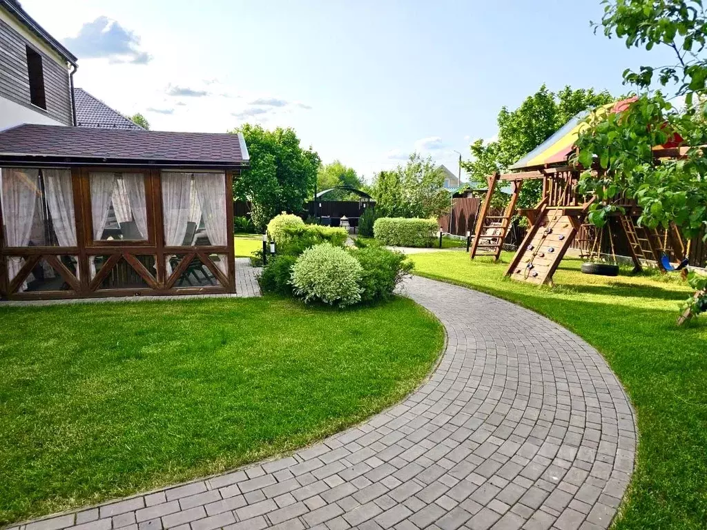 Коттедж в Кировская область, Киров ул. 4-й Пятилетки, 95 (230 м) - Фото 1