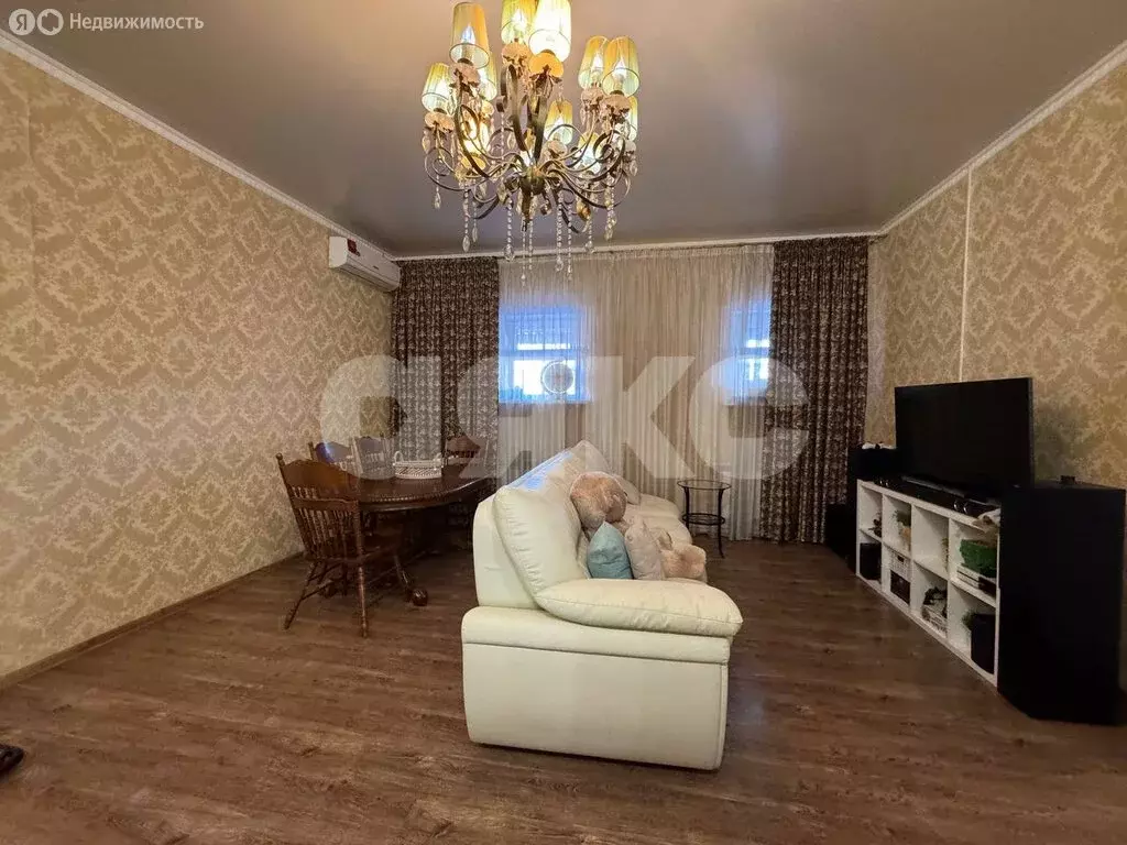 Дом в Батайск, Кемеровская улица (190 м) - Фото 1