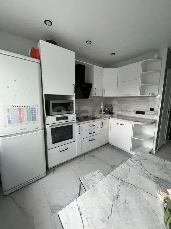 3-к кв. Тюменская область, Тюмень Ялуторовская ул., 12 (67.3 м) - Фото 1