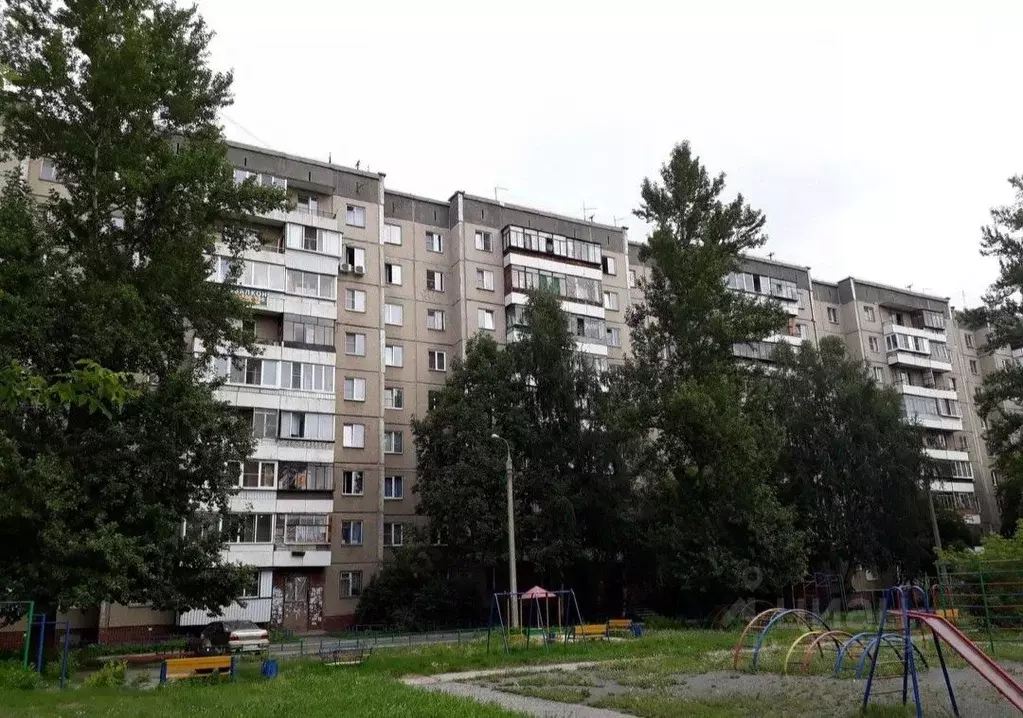 3-к кв. Челябинская область, Челябинск ул. Братьев Кашириных, 97 (64.0 ... - Фото 1