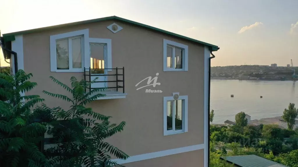 Дом в Севастополь ул. Адмирала Макарова, 10 (298 м) - Фото 1