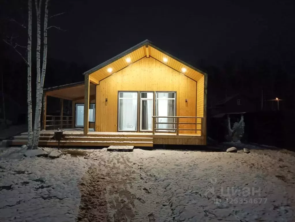 Дом в Ленинградская область, Кировский район, Синявинское городское ... - Фото 1