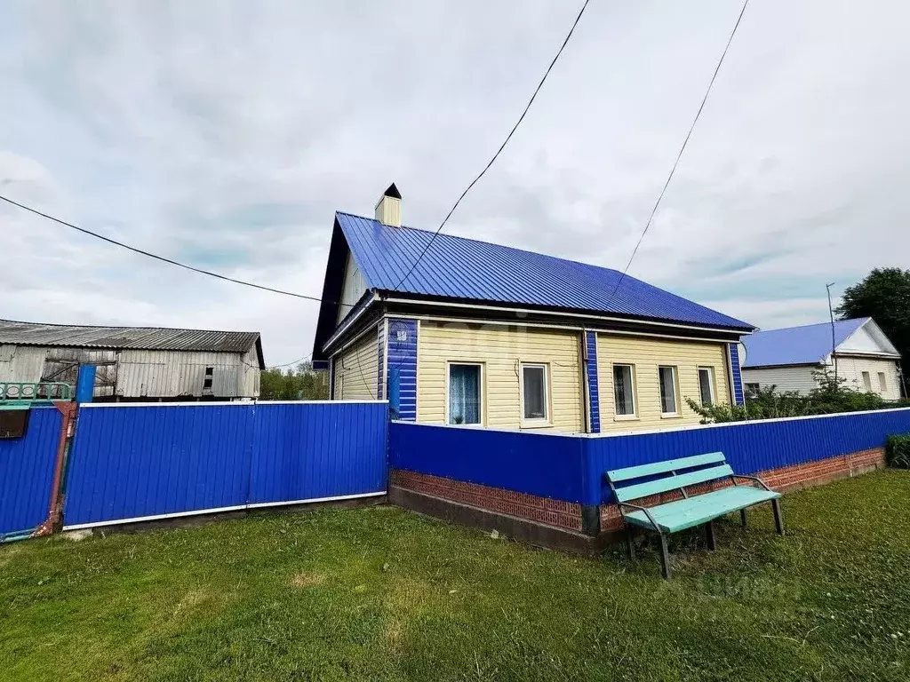 Дом в Башкортостан, Аургазинский район, Семенкинский сельсовет, с. ... - Фото 1