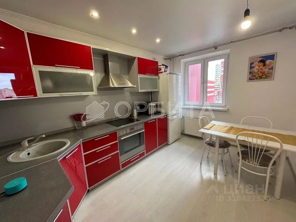 3-к кв. Тюменская область, Тюмень ул. Пермякова, 83к2 (83.3 м) - Фото 0