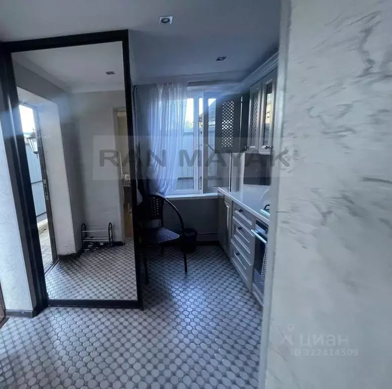 Дом в Адыгея, Майкоп городской округ, пос. Западный ул. Тополиная, 33 ... - Фото 1