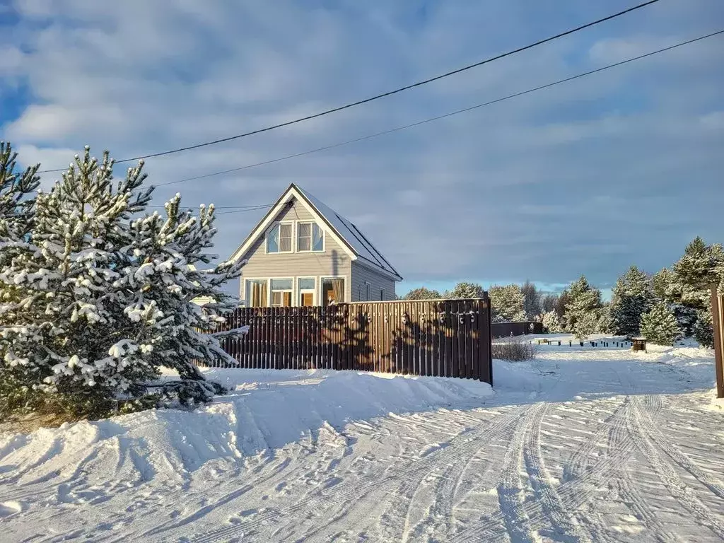 Дом в Ленинградская область, Волховский район, Иссадское с/пос, д. ... - Фото 1