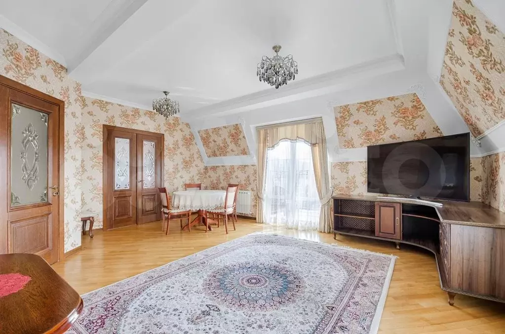 3-к. квартира, 120 м, 6/6 эт. - Фото 1