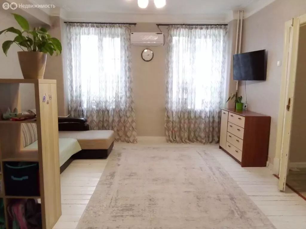 1-комнатная квартира: Новокузнецк, улица 25 лет Октября, 1 (55.8 м) - Фото 1