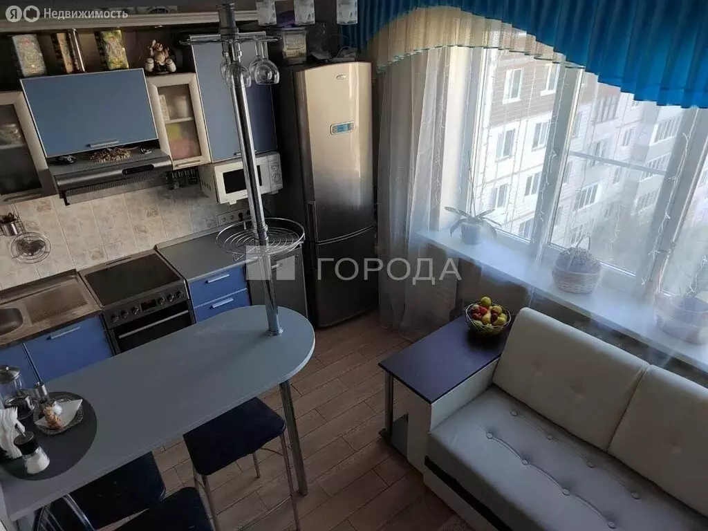 2-комнатная квартира: Барнаул, улица Антона Петрова, 237Б (55 м) - Фото 0