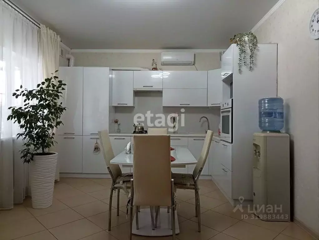 Дом в Ростовская область, Батайск Ставропольская ул. (100 м) - Фото 0