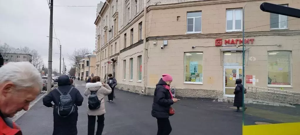Торговая площадь в Санкт-Петербург ул. Коммуны, 58 (401 м) - Фото 1