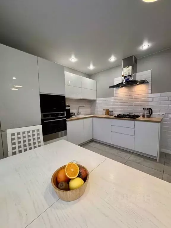 2-к кв. Саратовская область, Саратов ул. Имени С.П. Лисина, 11А (65.5 ... - Фото 1