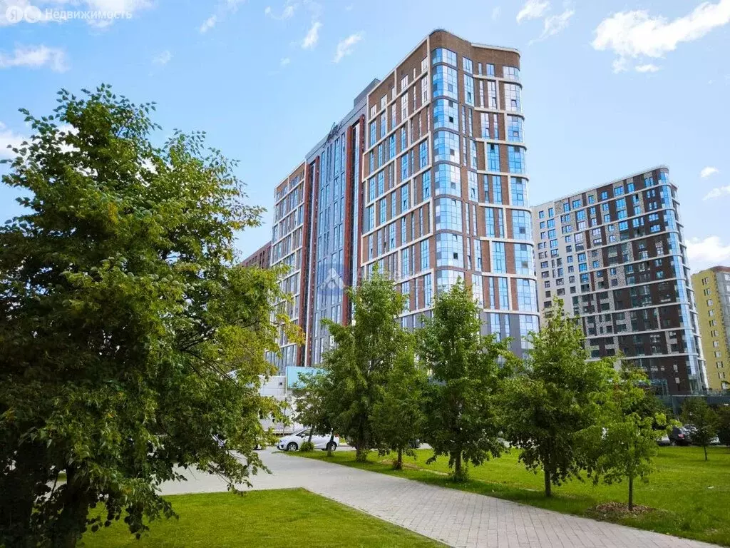 2-комнатная квартира: Тюмень, улица Николая Машарова, 4 (70 м) - Фото 0