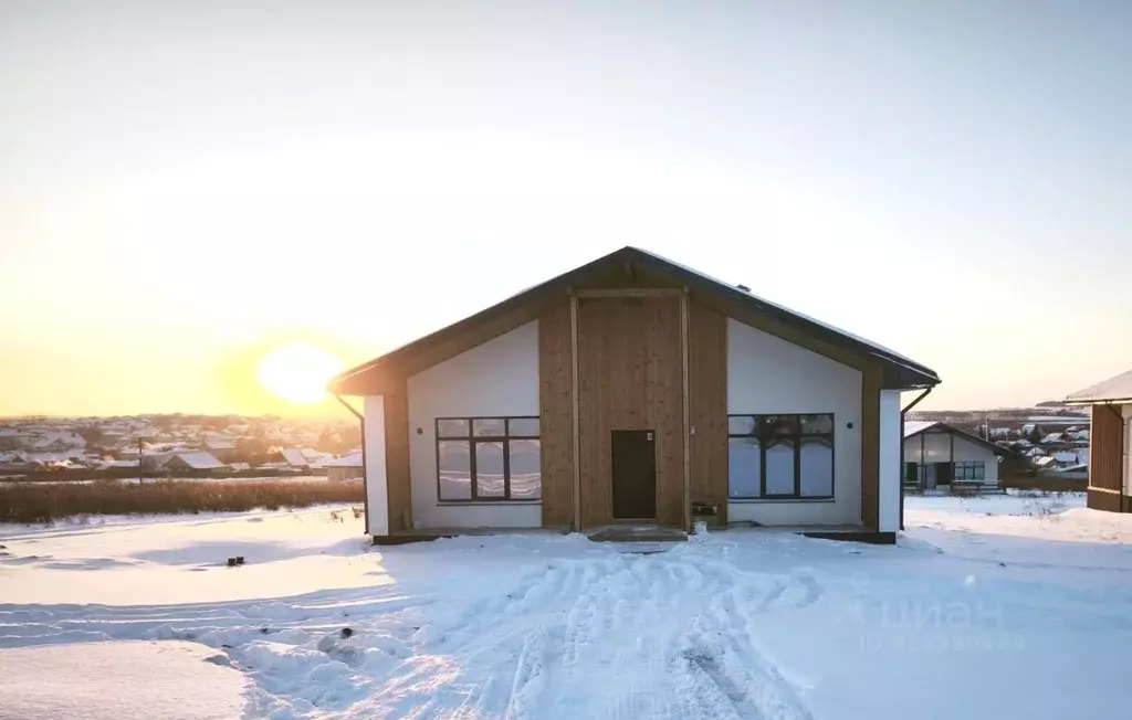 Дом в Свердловская область, Сысертский муниципальный округ, пос. ... - Фото 1