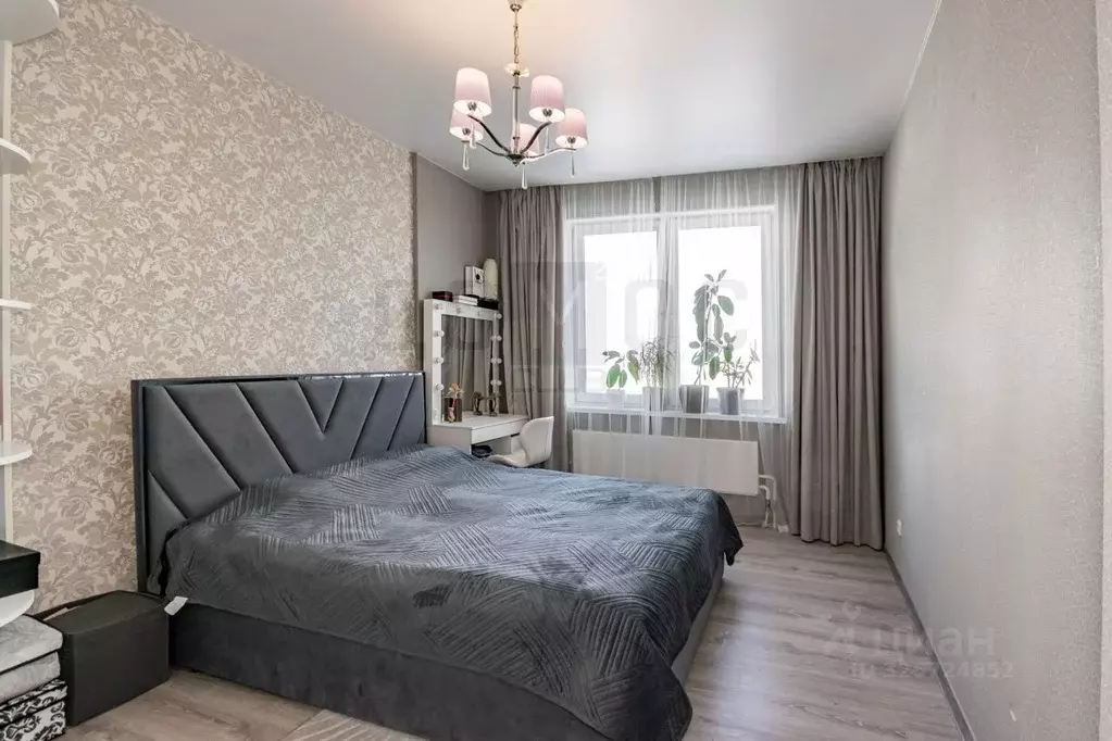 3-к кв. Свердловская область, Екатеринбург ул. Краснолесья, 163 (83.0 ... - Фото 1