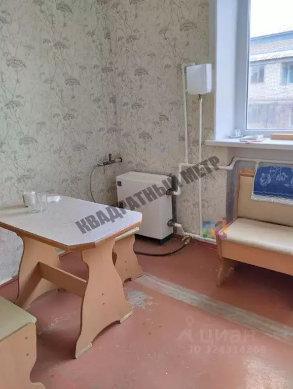 1-к кв. Калмыкия, пос. Ики-Бурул ул. Октябрьская, 14 (31.7 м) - Фото 1