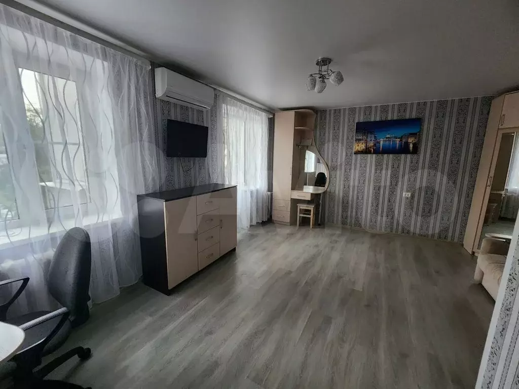 1-к. квартира, 332 м, 5/9 эт. - Фото 1