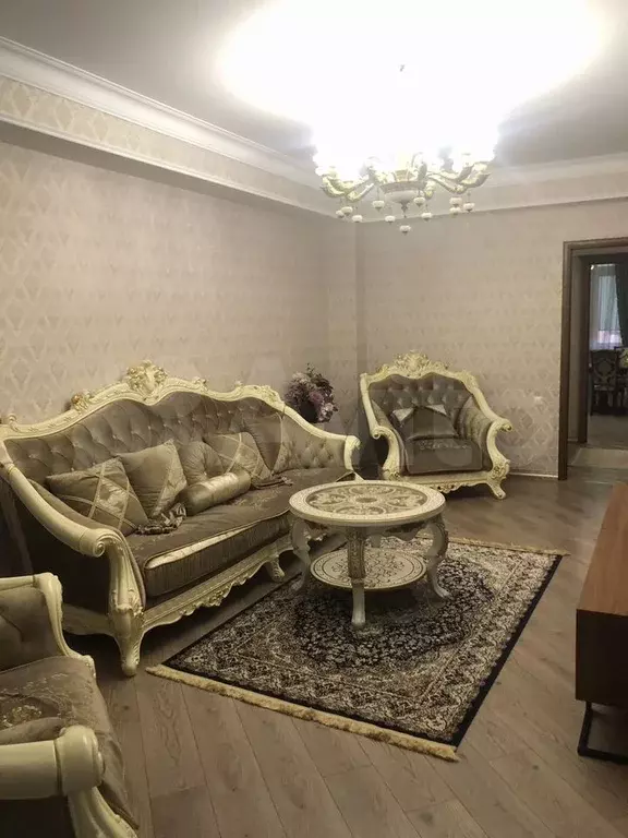 2-к. квартира, 90 м, 4/6 эт. - Фото 0