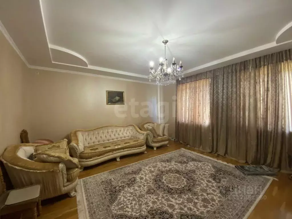 Дом в Крым, Симферополь ул. Воровского, 49 (500 м) - Фото 1