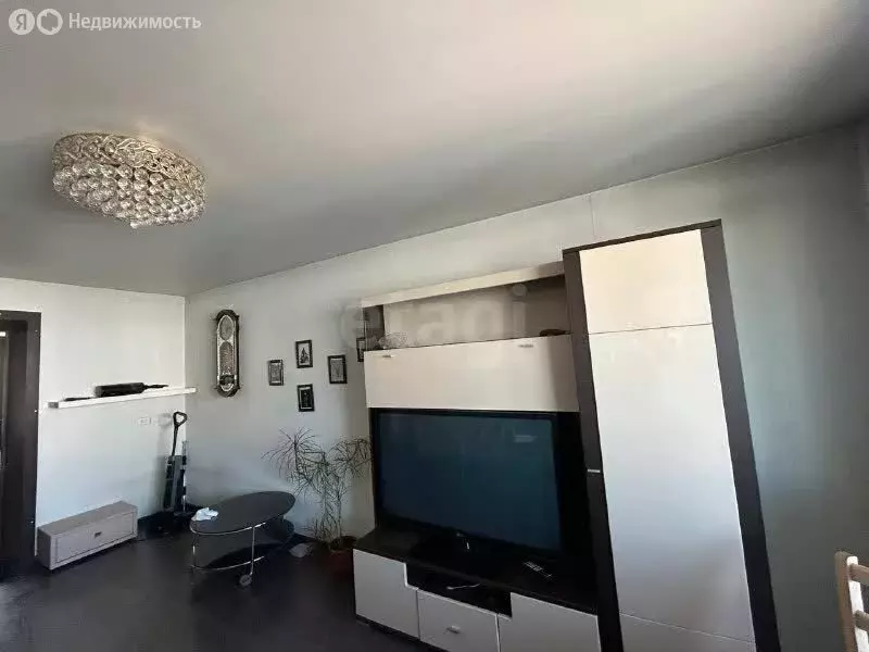 3-комнатная квартира: Улан-Удэ, улица Куйбышева, 29 (67.2 м) - Фото 1