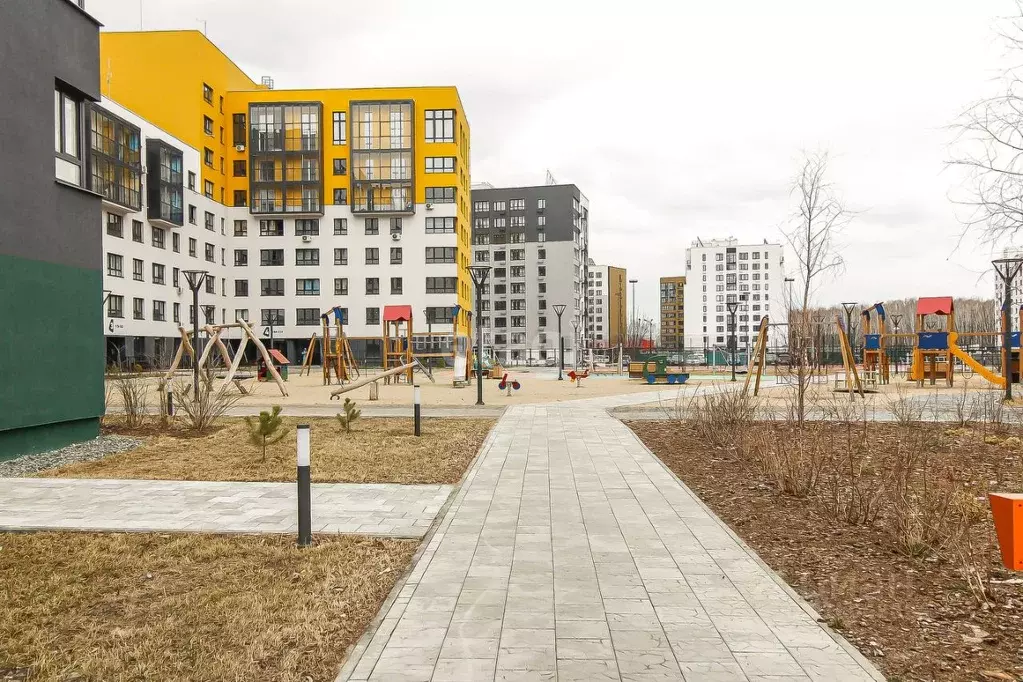 1-к кв. Тюменская область, Тюмень Рощино мкр, ул. Александра ... - Фото 0
