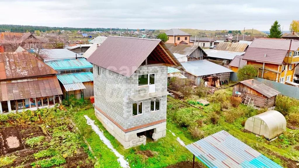 Дом в Челябинская область, Нязепетровск ул. Свердлова (92 м) - Фото 1