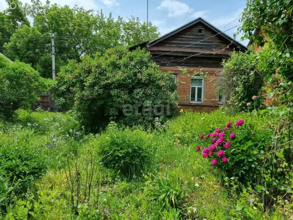 Дом в Саратовская область, рабочий посёлок Базарный Карабулак, улица ... - Фото 1