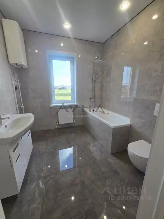 Дом в Татарстан, Тукаевский район, Малошильнинское с/пос, с. ... - Фото 1