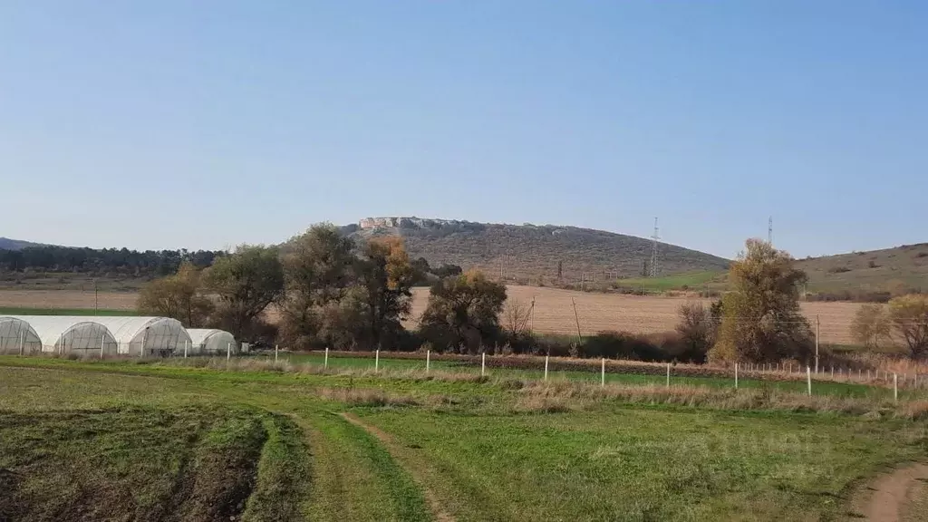 Участок в Крым, Симферопольский район, Перовское с/пос, с. ... - Фото 1