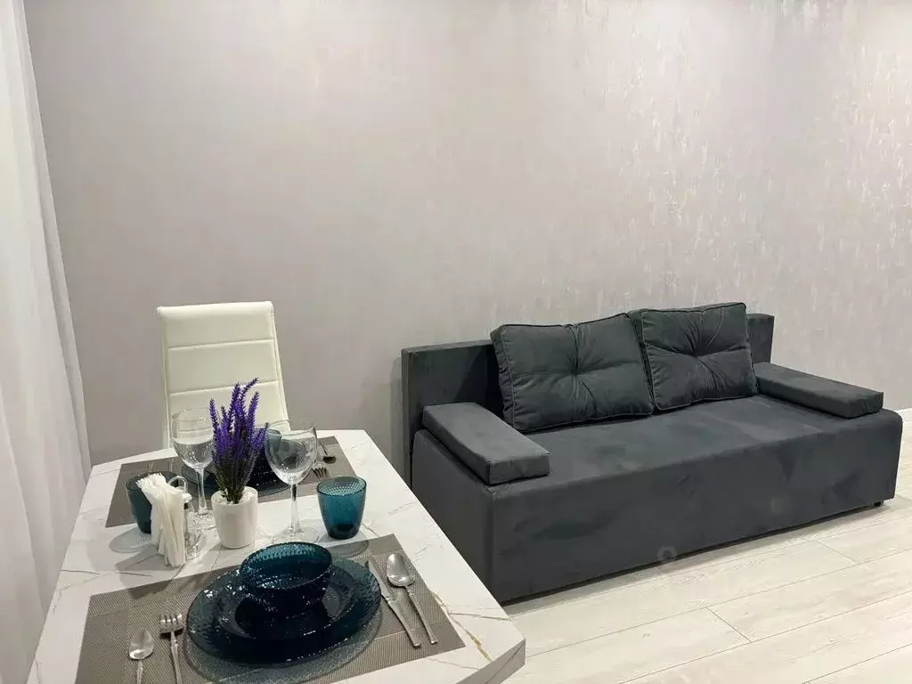 2-к кв. Татарстан, Казань ул. Рауиса Гареева, 103А (40.0 м) - Фото 1