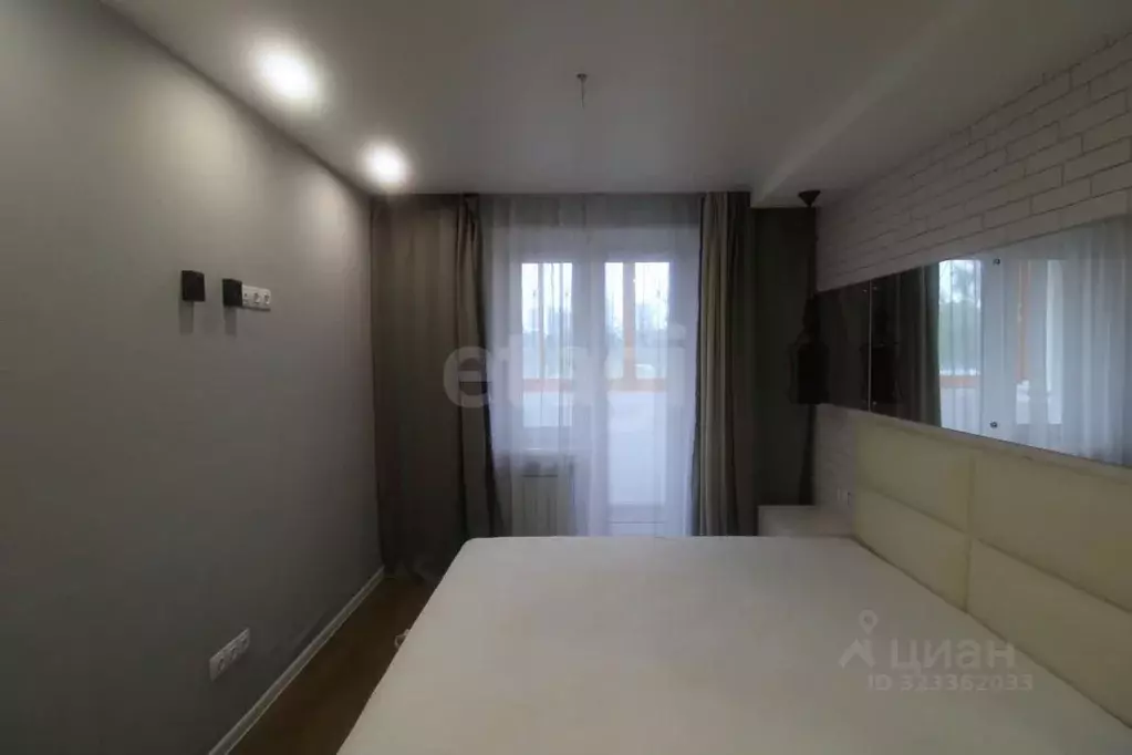 3-к кв. Челябинская область, Челябинск ул. Александра Шмакова, 17 ... - Фото 1