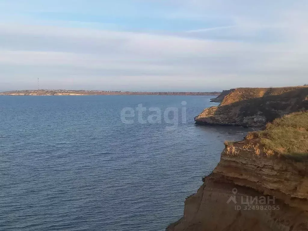 Участок в Крым, Ленинский район, Семисотское с/пос, с. Каменское ул. ... - Фото 1