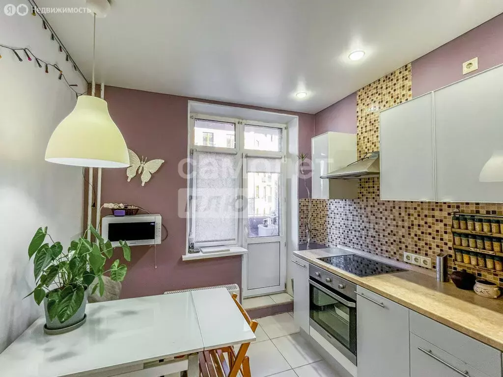 2-комнатная квартира: Красногорск, микрорайон Опалиха, улица Дежнёва, ... - Фото 1