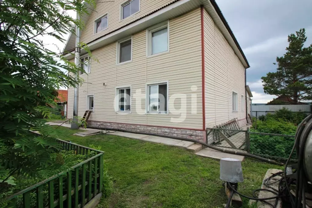 Дом в Красноярский край, Емельяново пгт ул. Московская, 491 (215 м) - Фото 1